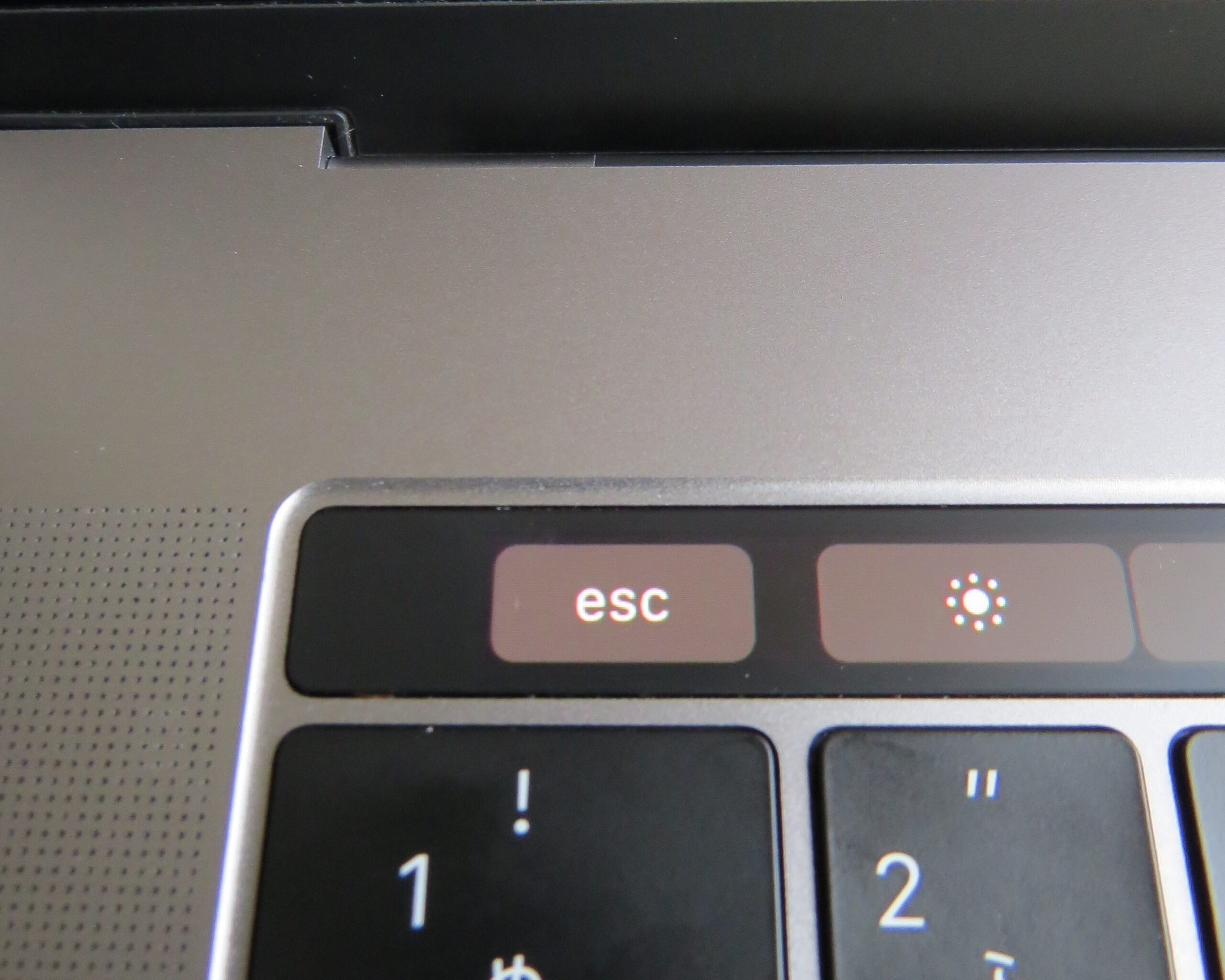 MacBook Proのタッチ式escキー